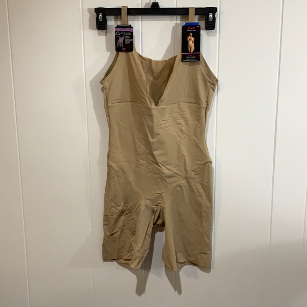 Maidenform XL shapewear sleek smoothers